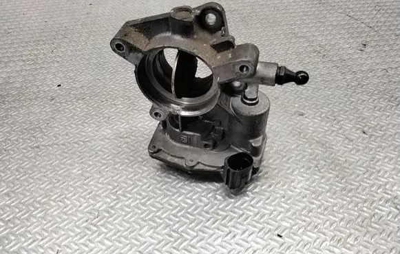 Opel Astra J Throttle valve 55564164