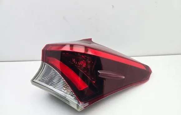 Toyota Auris E180 Rear/tail lights E418671
