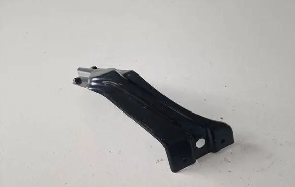 Volkswagen Scirocco Fender mounting bracket 1K8821136
