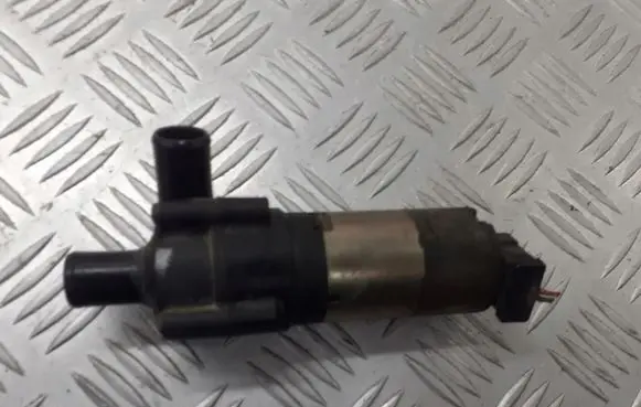 Mercedes-Benz E W210 Water pump 0018351164