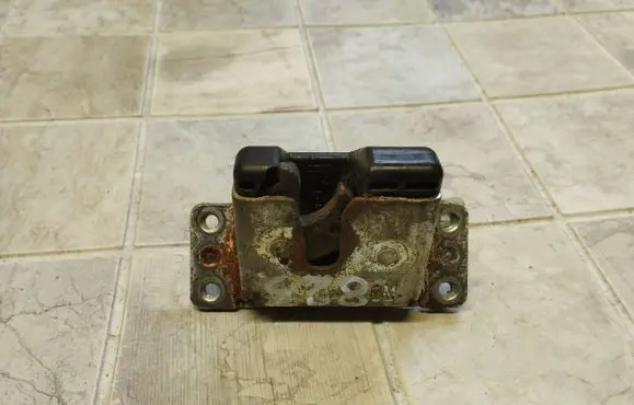Opel Astra G Tailgate/trunk/boot lock/catch/latch