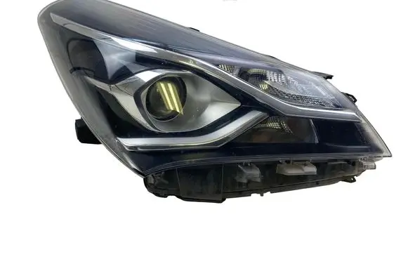 Toyota Yaris Headlight/headlamp 0D197