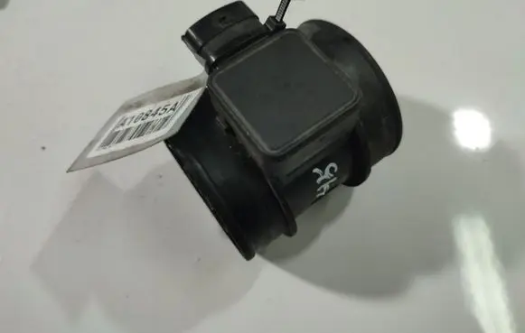 Opel Omega B2 Mass air flow meter 57601250