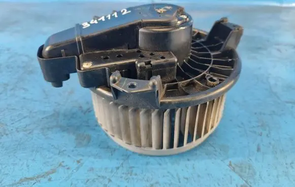 Lexus ES 300h (6th Gen) Heater fan/blower 8710333090