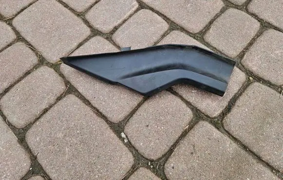 Opel Mokka B Wiper trim 9836320980