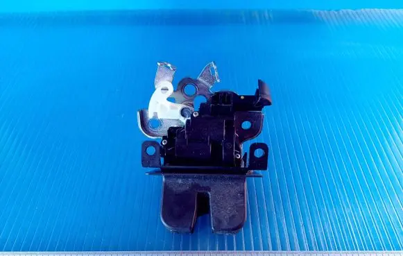 Skoda Octavia Mk3 (5E) Tailgate/trunk/boot lock/catch/latch 5E0827505 213438