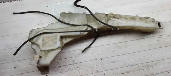 Ford Focus Windshield washer fluid reservoir/tank 4M5113K163