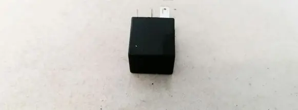 Opel Zafira A Other relay 90229206
