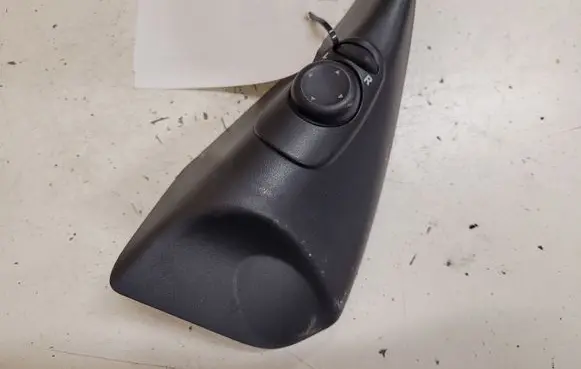 Wing mirror switch