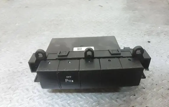Mercedes-Benz B W245 Parking (PDC) sensor switch 1698208210