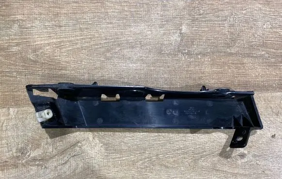 Land Rover Discovery 5 Front bumper splitter molding HY3217A870AE