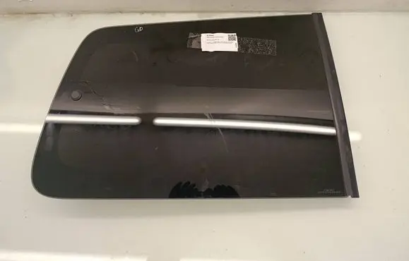 Mitsubishi Pajero Rear side window 