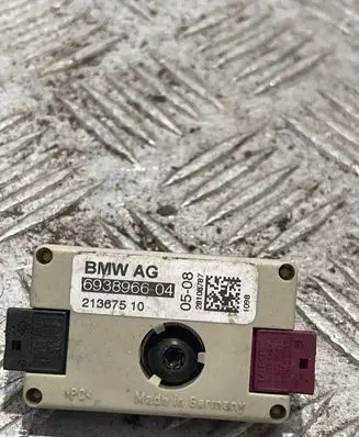 BMW 5 E60 E61 Antenna control unit 6938966