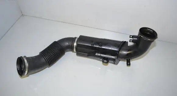 BMW 2 F46 Air intake duct part 7619268 13717619268