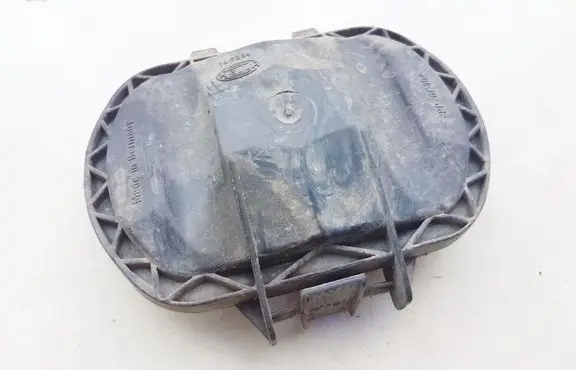 Headlight/headlamp dust cover