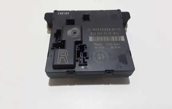 Mercedes-Benz CLS C219 Door control unit/module 2198200326