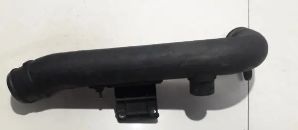 Audi A4 S4 B5 8D Intercooler hose/pipe 8d0145840a