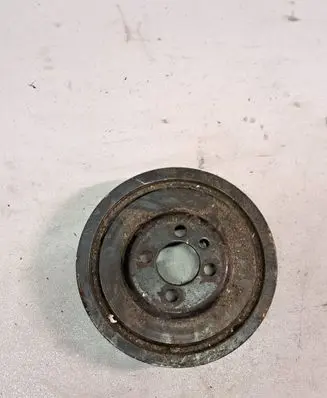 Volkswagen Golf V Crankshaft pulley 03G105243