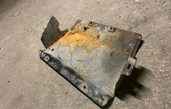 Nissan Navara D40 Engine splash shield/under tray