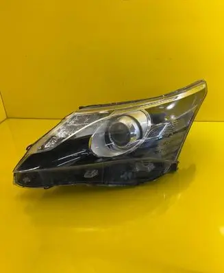 Toyota Avensis T270 Headlight/headlamp