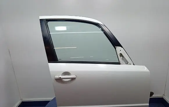 Suzuki SX4 Front door