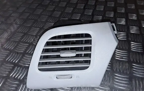 Nissan Leaf I (ZE0) Dashboard side air vent grill/cover trim 687603NA0A
