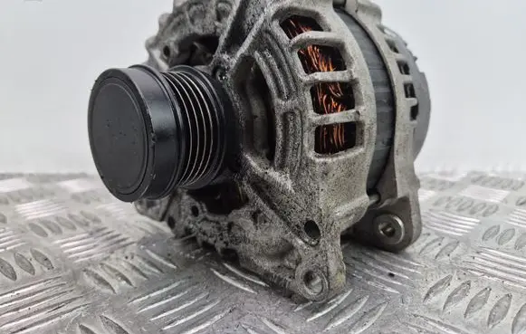 Mercedes-Benz A W176 Generator/alternator A0009061903
