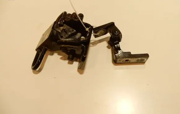 Audi A6 S6 C6 4F Front door lower hinge 8E0831411E 52305