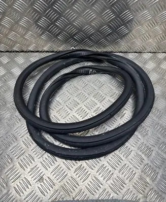 Opel Corsa F Front door rubber seal 9823214980