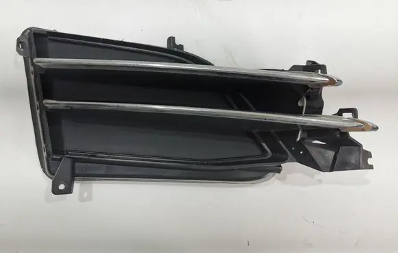 Tesla Model S Front bumper lower grill 105800700 11285801