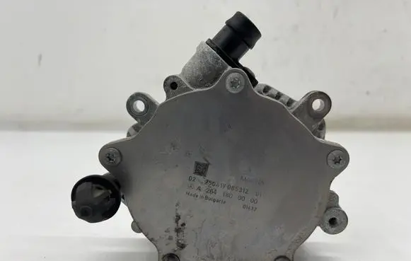 Mercedes-Benz C W205 Vacuum pump A2641800000