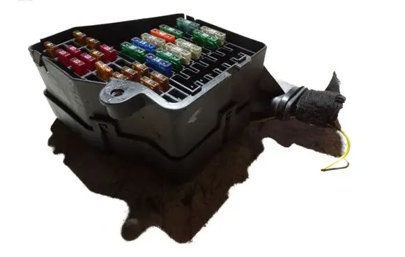 Audi A6 S6 C6 4F Fuse module 8D1941824