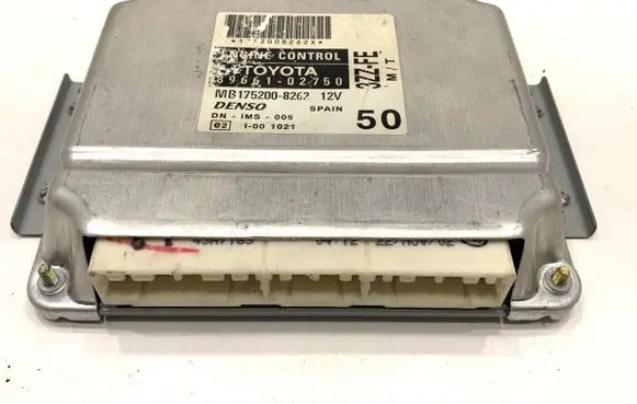 Toyota Corolla Verso E121 Engine control unit/module ECU 89661-02750
