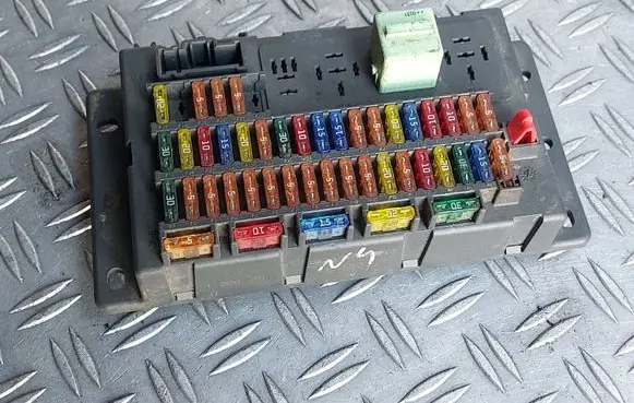 Mini One - Cooper R50 - 53 Fuse box set 1509011 518030317