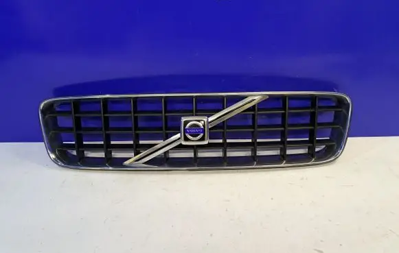 Volvo XC90 Front bumper upper radiator grill 8620641
