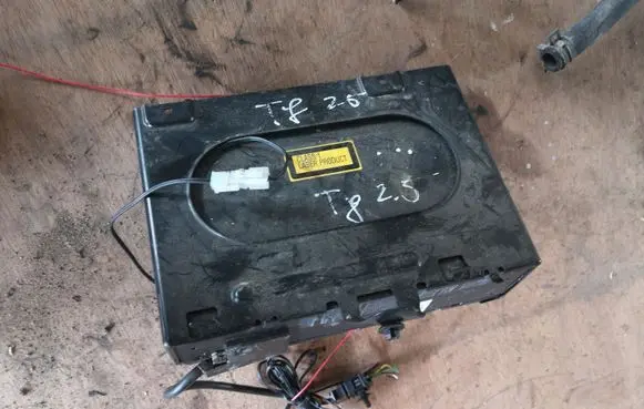 Volkswagen Touareg I CD/DVD changer 