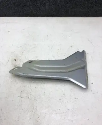 Fender mounting bracket