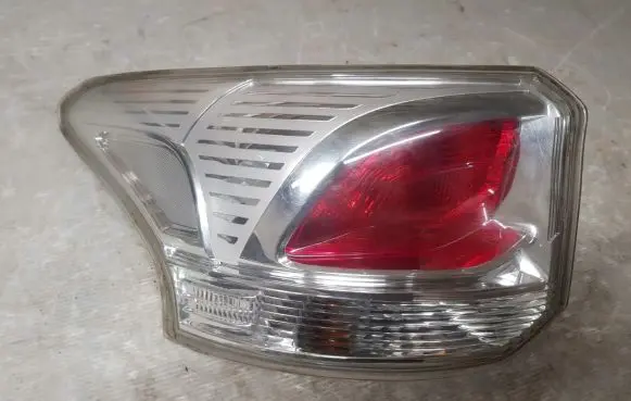 Mitsubishi Outlander Rear/tail lights