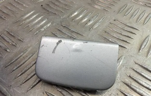 BMW 7 E65 E66 Front tow hook cap/cover 8223210