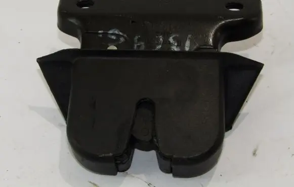 Audi A3 S3 8P Tailgate/trunk/boot lock/catch/latch 8D9827505D