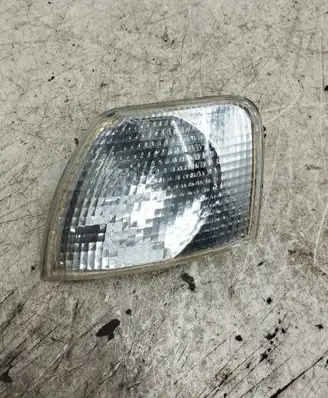 Volkswagen PASSAT B5 Front indicator light 