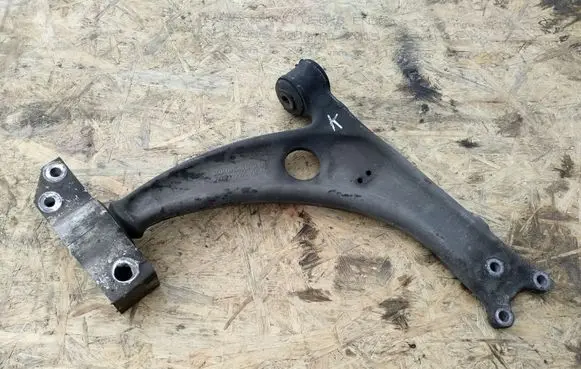 Volkswagen PASSAT B6 Front lower control arm/wishbone 3C0407153B