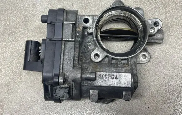 Opel Zafira B Throttle valve 55199975