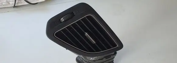 Hyundai ix35 Dashboard side air vent grill/cover trim