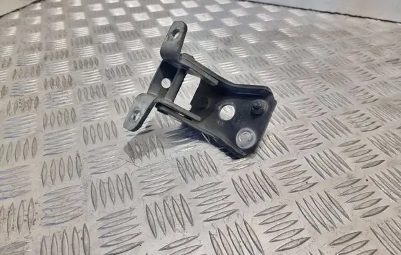 Ford Explorer Front door lower hinge 018228