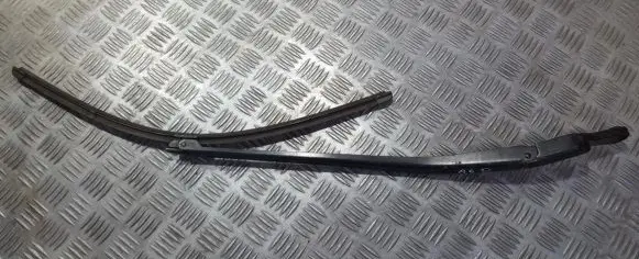 Front wiper blade arm
