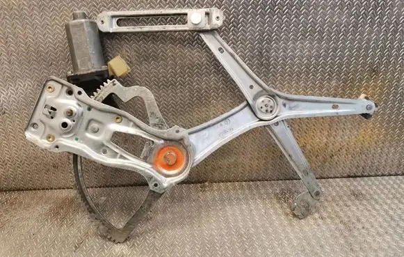 Mercedes-Benz E W210 Front door electric window regulator 0130821708