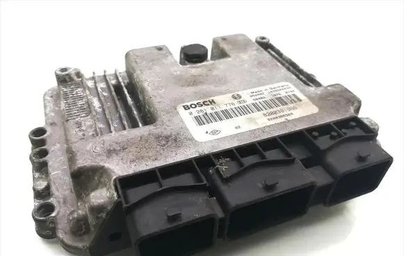 Renault Megane II Engine control unit/module 8200391966 0281011776 8200386508