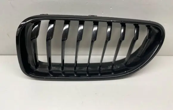 BMW 6 F12 F13 Front bumper upper radiator grill 7370389 51137370389