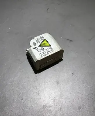 Mercedes-Benz ML W164 Headlight ballast module Xenon 021661